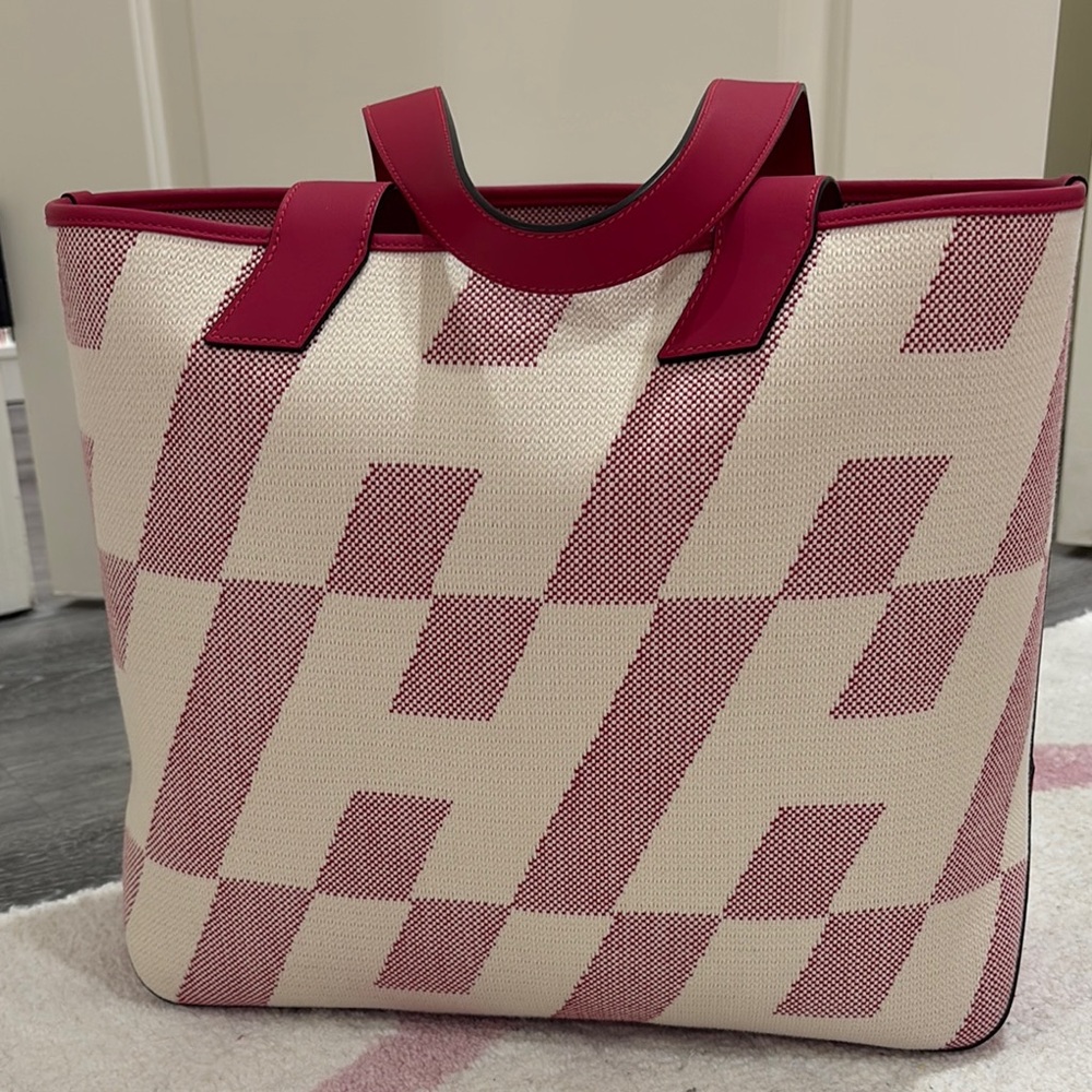 Stylish Pink and Cream Tote Bag

USED